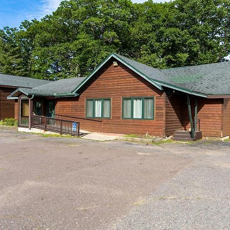 Twelve Pines Resort - South Lodge With Private Pier On Catfish Lake Eagle River Zewnętrze zdjęcie