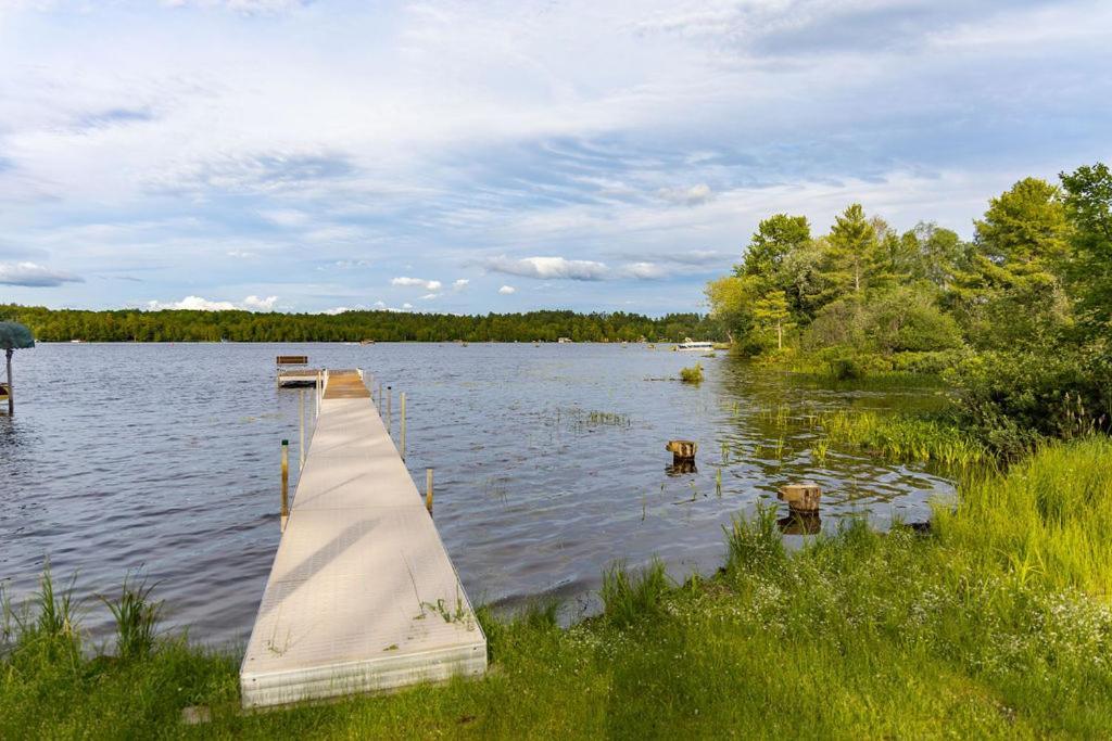 Twelve Pines Resort - South Lodge With Private Pier On Catfish Lake Eagle River Zewnętrze zdjęcie