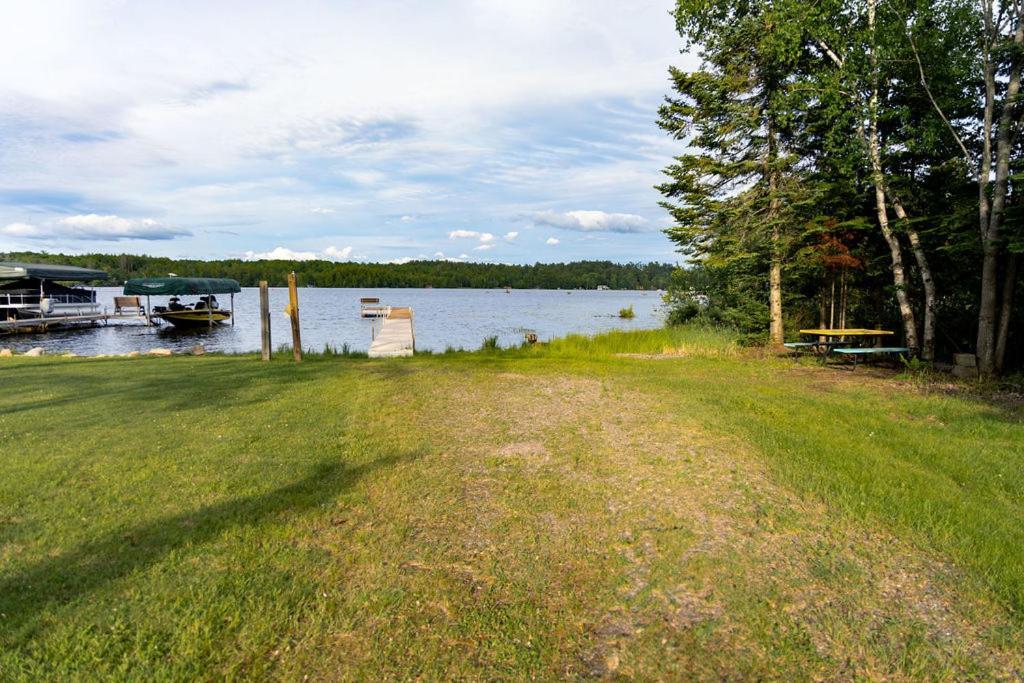 Twelve Pines Resort - South Lodge With Private Pier On Catfish Lake Eagle River Zewnętrze zdjęcie